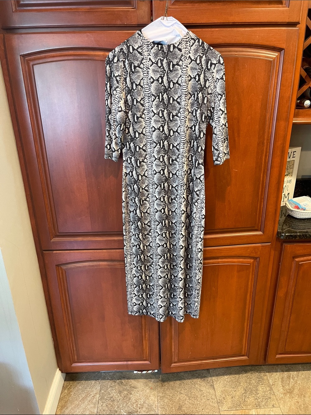 Alice + Olivia Black & White Snake-Print Midi Dress